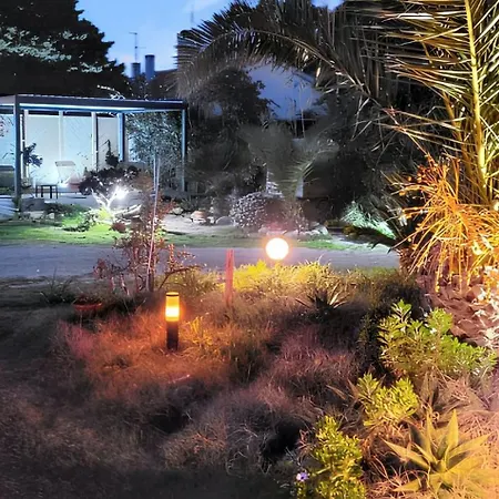 아파트 Confortable A Avec Terrasse Et Jardin - 20 M² 히에레