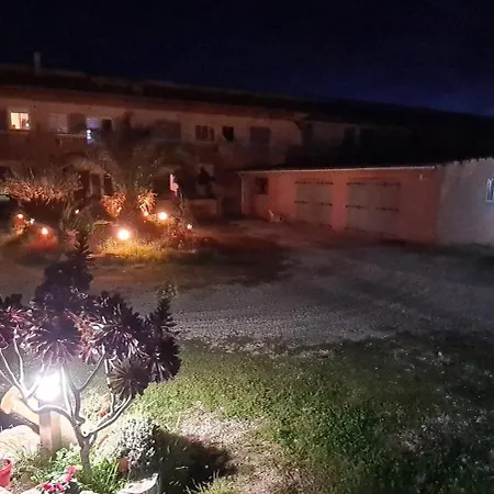 Confortable A Avec Terrasse Et Jardin - 20 M² *